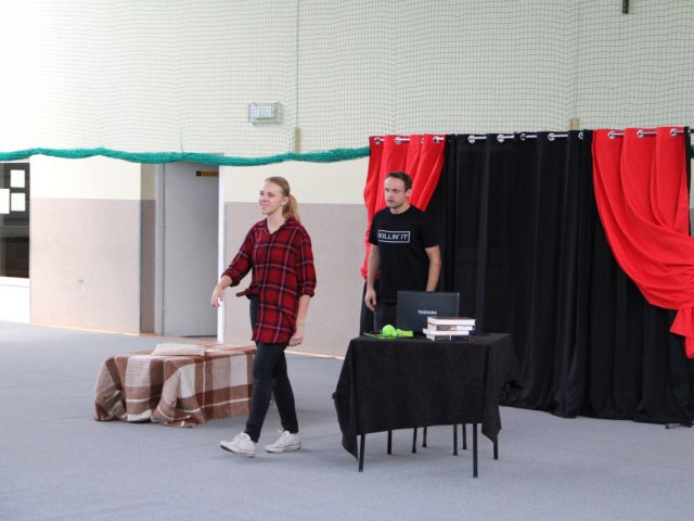 Spektakl w wykonaniu teatru anglojęzycznego