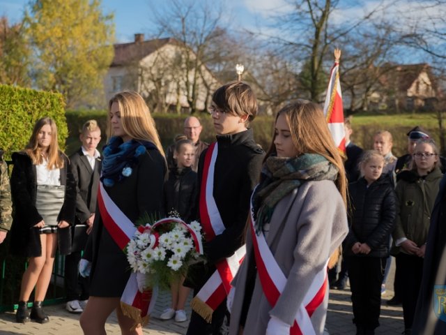 Delegacja naszego liceum na uroczystościach upamiętniających 76 rocznicę Pacyfikacji Checheł 