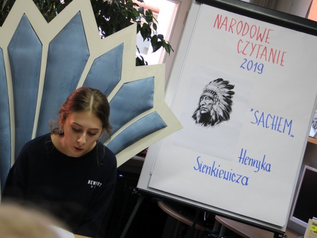 "Narodowe Czytanie 2019" w bibliotece sędziszowskiego liceum