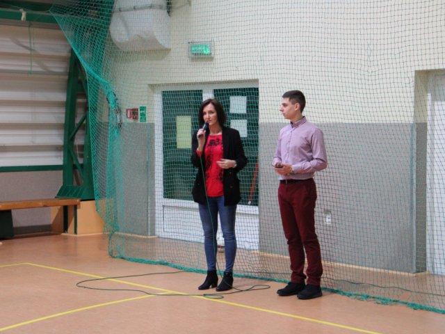 FOTORELACJA z wydarzeń odbywających się w naszym liceum z okazji "Walentynek" 