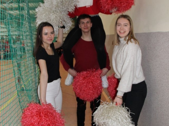 FOTORELACJA z wydarzeń odbywających się w naszym liceum z okazji "Walentynek" 