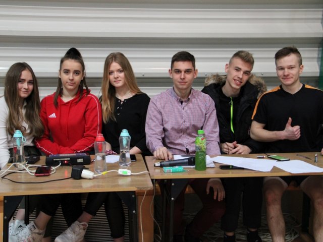 FOTORELACJA z wydarzeń odbywających się w naszym liceum z okazji "Walentynek" 