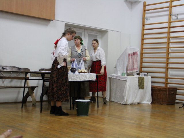 FOTORELACJA z wydarzeń odbywających się w naszym liceum z okazji "Walentynek" 