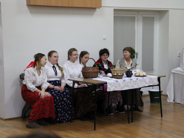 FOTORELACJA z wydarzeń odbywających się w naszym liceum z okazji "Walentynek" 