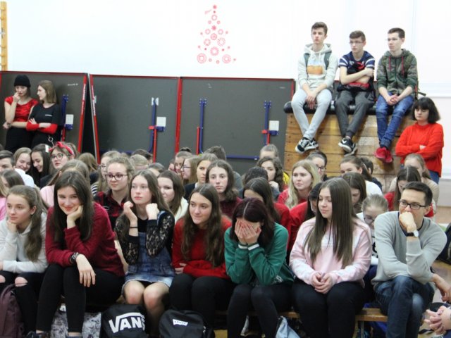 FOTORELACJA z wydarzeń odbywających się w naszym liceum z okazji "Walentynek" 