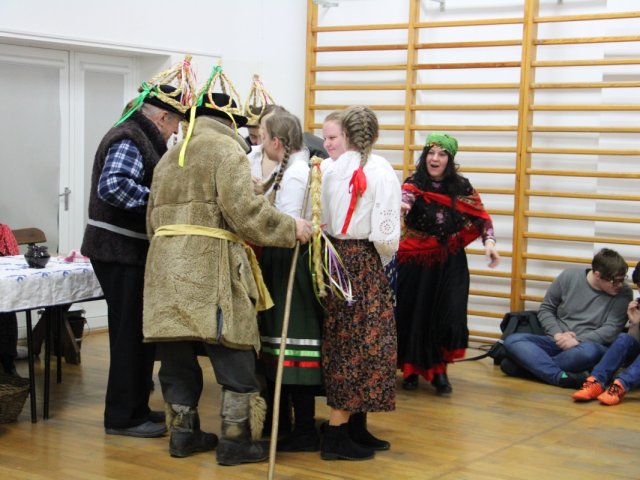 FOTORELACJA z wydarzeń odbywających się w naszym liceum z okazji "Walentynek" 