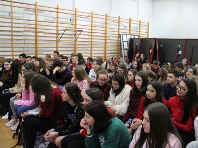 FOTORELACJA z wydarzeń odbywających się w naszym liceum z okazji "Walentynek" 