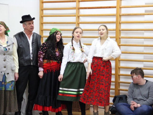 FOTORELACJA z wydarzeń odbywających się w naszym liceum z okazji "Walentynek" 