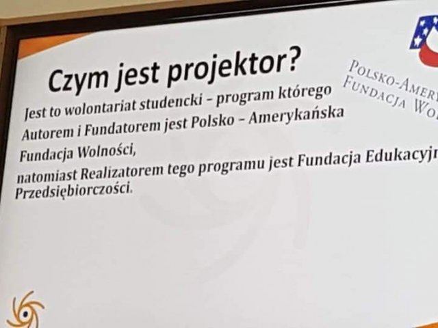 PRZYGODA Z ROBOTAMI. Projekt edukacyjny "PROJEKTOR" 