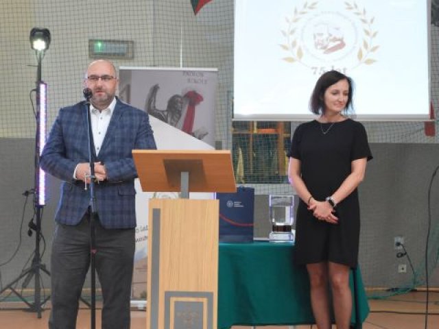 WSPOMNIENIA – drogowskazy najmilsze pamięci
