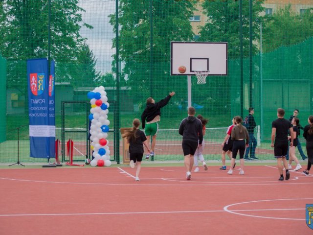 Fotorelacja z uroczystego otwarcia boisk sportowych przy LO im. ks. Piotra Skargi w Sędziszowie Małopolskim