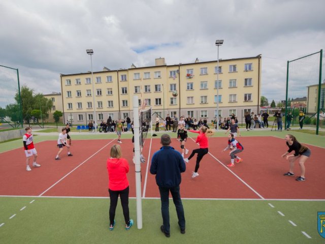 Fotorelacja z uroczystego otwarcia boisk sportowych przy LO im. ks. Piotra Skargi w Sędziszowie Małopolskim