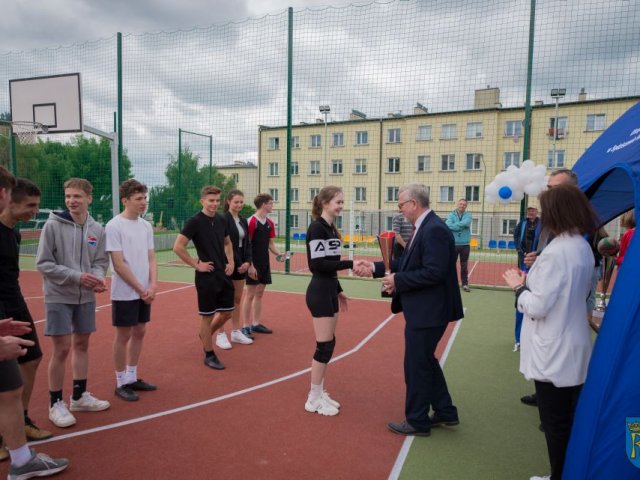 Fotorelacja z uroczystego otwarcia boisk sportowych przy LO im. ks. Piotra Skargi w Sędziszowie Małopolskim