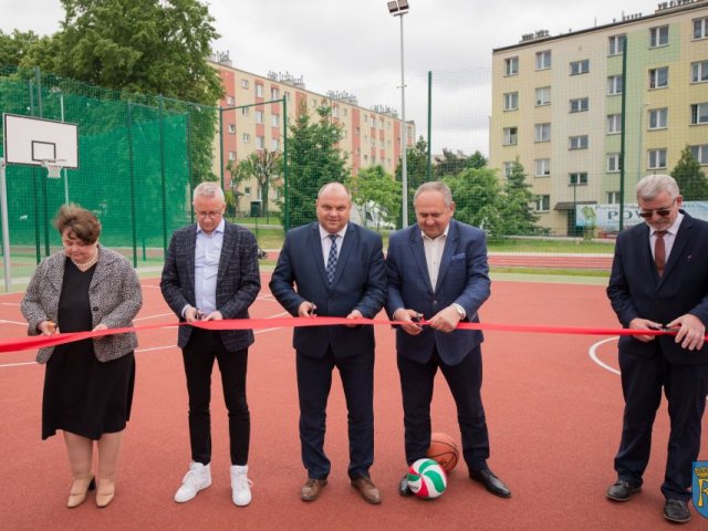 Fotorelacja z uroczystego otwarcia boisk sportowych przy LO im. ks. Piotra Skargi w Sędziszowie Małopolskim