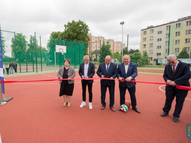 Fotorelacja z uroczystego otwarcia boisk sportowych przy LO im. ks. Piotra Skargi w Sędziszowie Małopolskim
