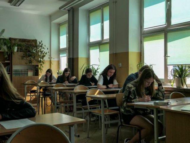 WODA-CZĄSTECZKA ŻYCIA