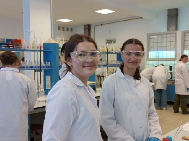 Warsztaty chemiczne w Akademii Tarnowskiej