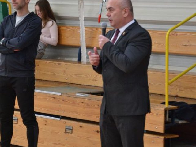Zawody w piłkę halową dziewcząt